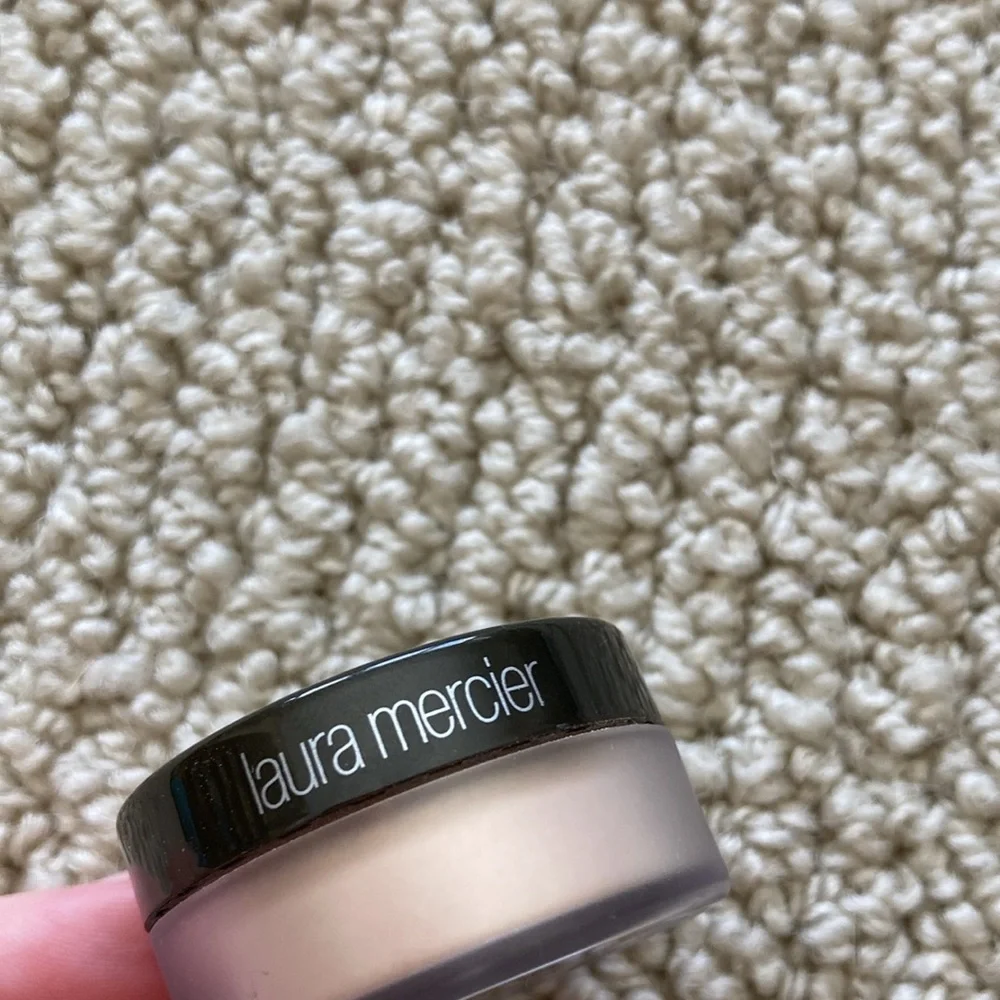 Laura Mercier Translucent Setting Powder Mini Travel Size 0.03 oz Like New